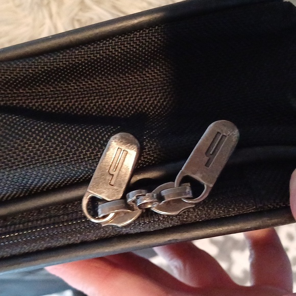 HARTMANN black nylon & leather unisex messenger bag  computer crossbody … - Picture 10 of 16